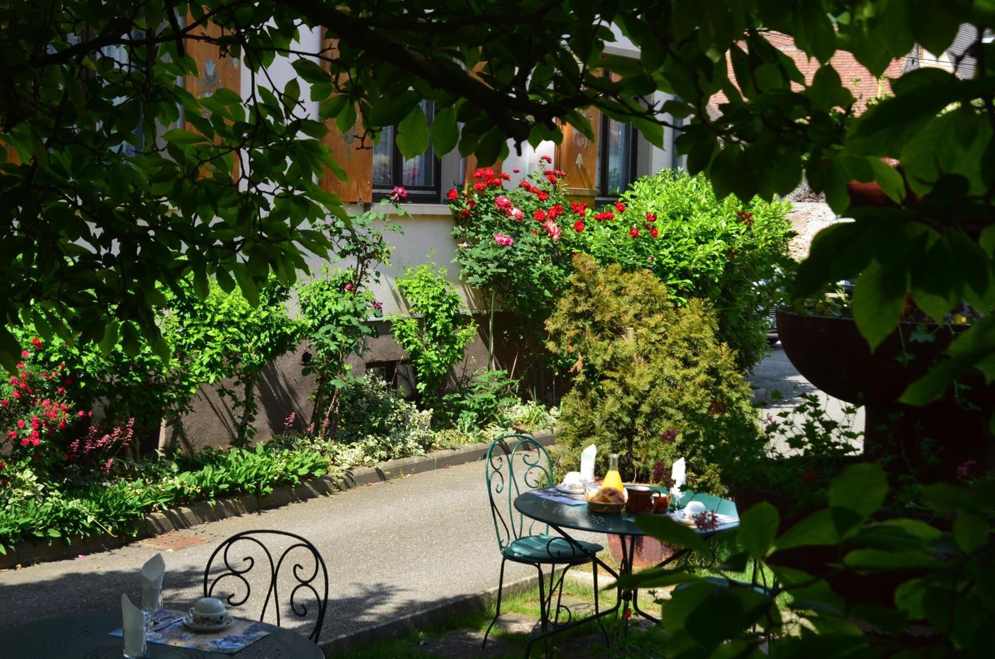 Logis Hotel Du Centre - Halte Ideale En Cyclotourisme Avec Garage A Velos Clos Molsheim Exterior photo