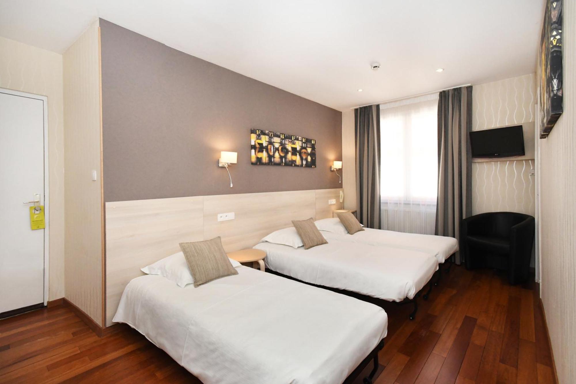 Logis Hotel Du Centre - Halte Ideale En Cyclotourisme Avec Garage A Velos Clos Molsheim Room photo